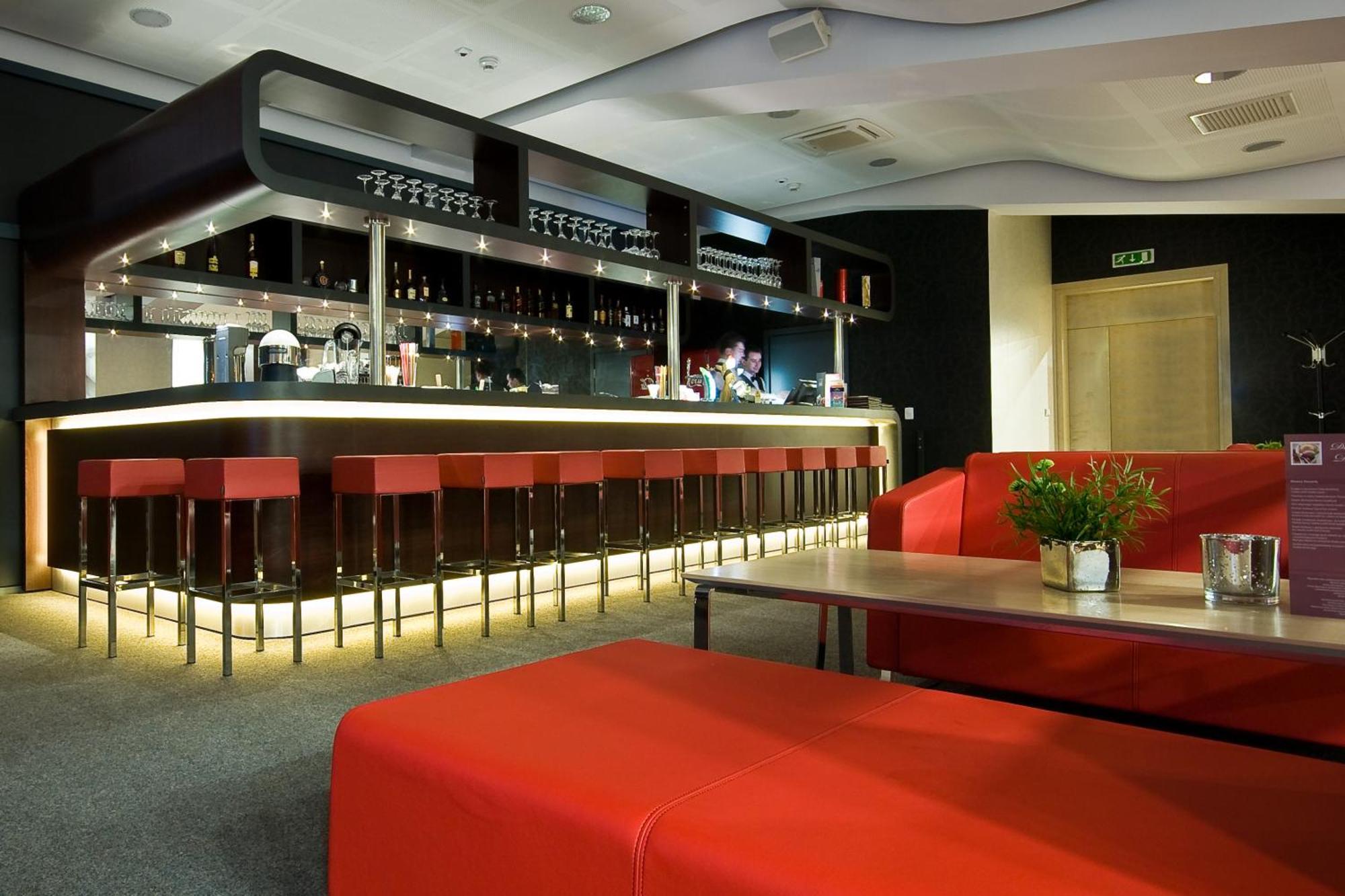 Hotel Poznanski A2 Luboń Extérieur photo