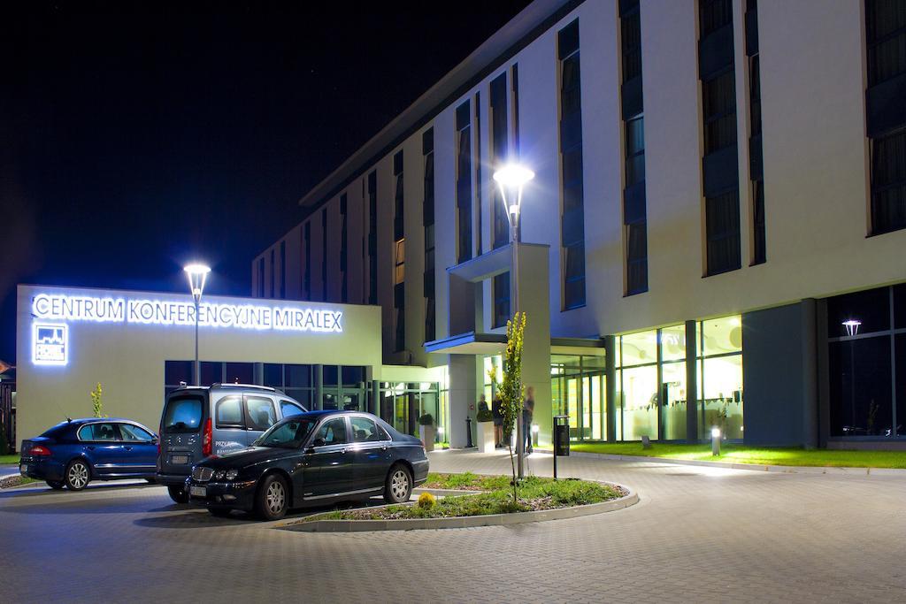 Hotel Poznanski A2 Luboń Extérieur photo