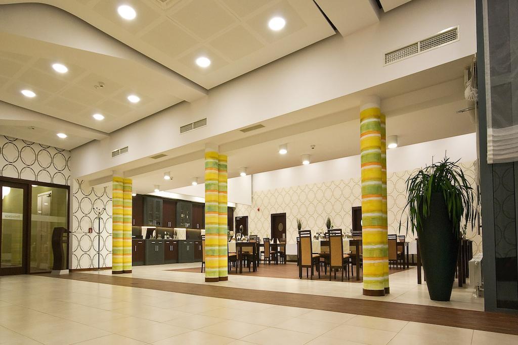 Hotel Poznanski A2 Luboń Extérieur photo
