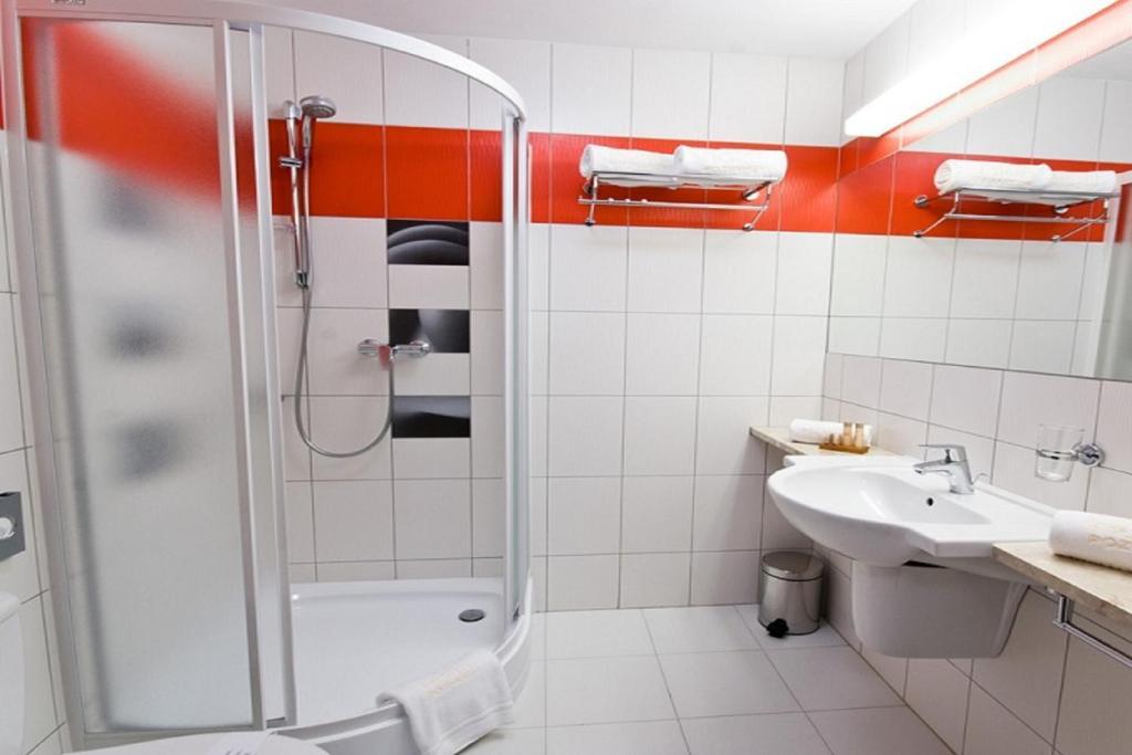 Hotel Poznanski A2 Luboń Chambre photo