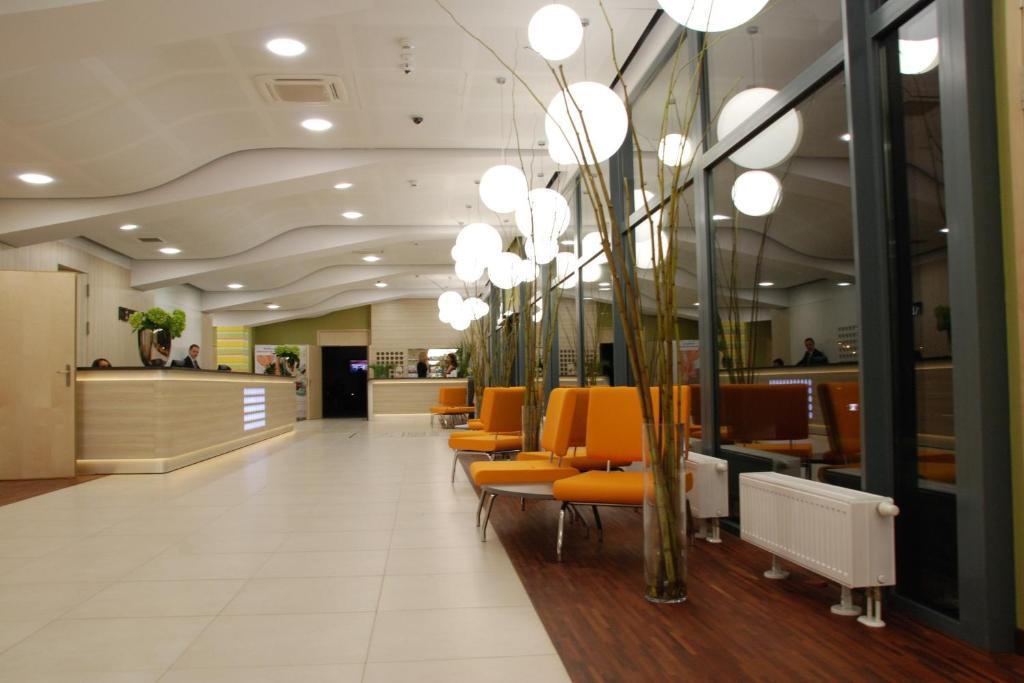 Hotel Poznanski A2 Luboń Extérieur photo